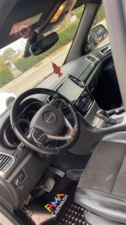 جيب جراند شيروكي